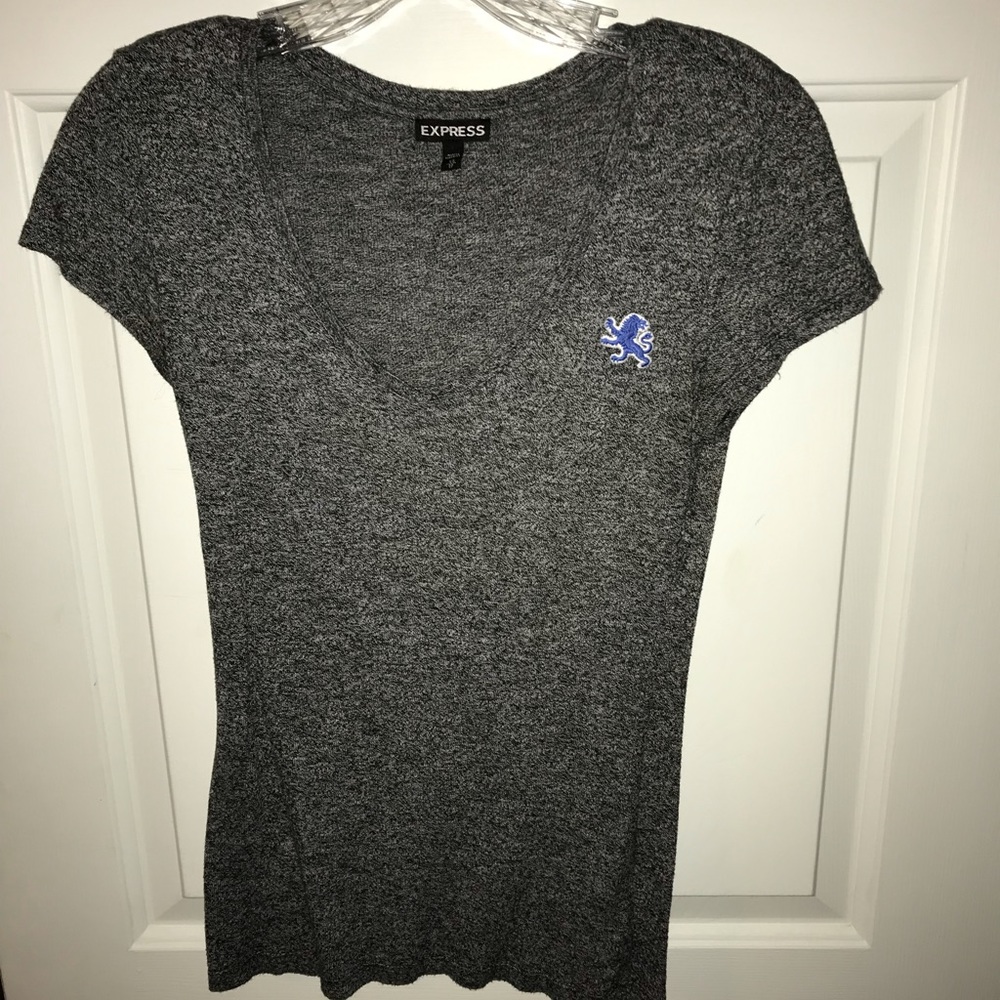 V neck women’s tee